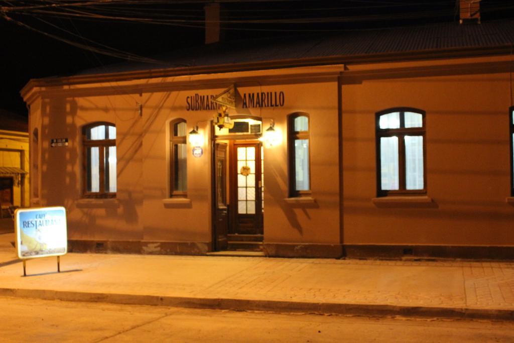 Hotel Yellow Submarine *